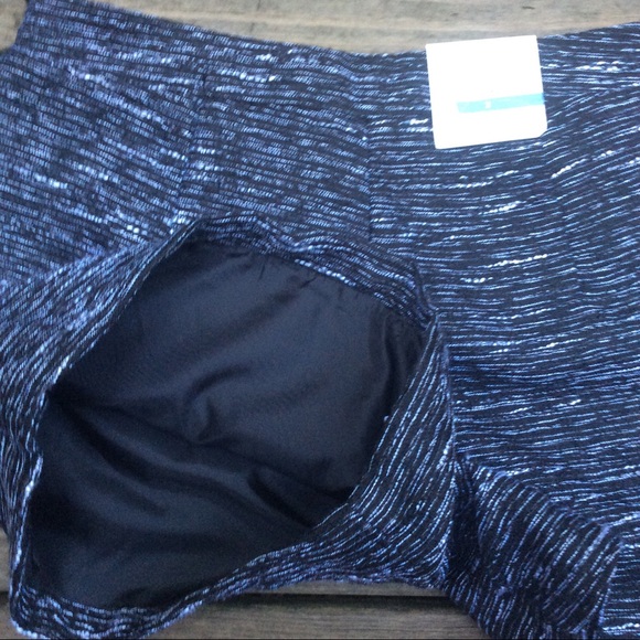 Old Navy Black & White Textured Lined Shorts Sz 2 - Picture 5 of 7